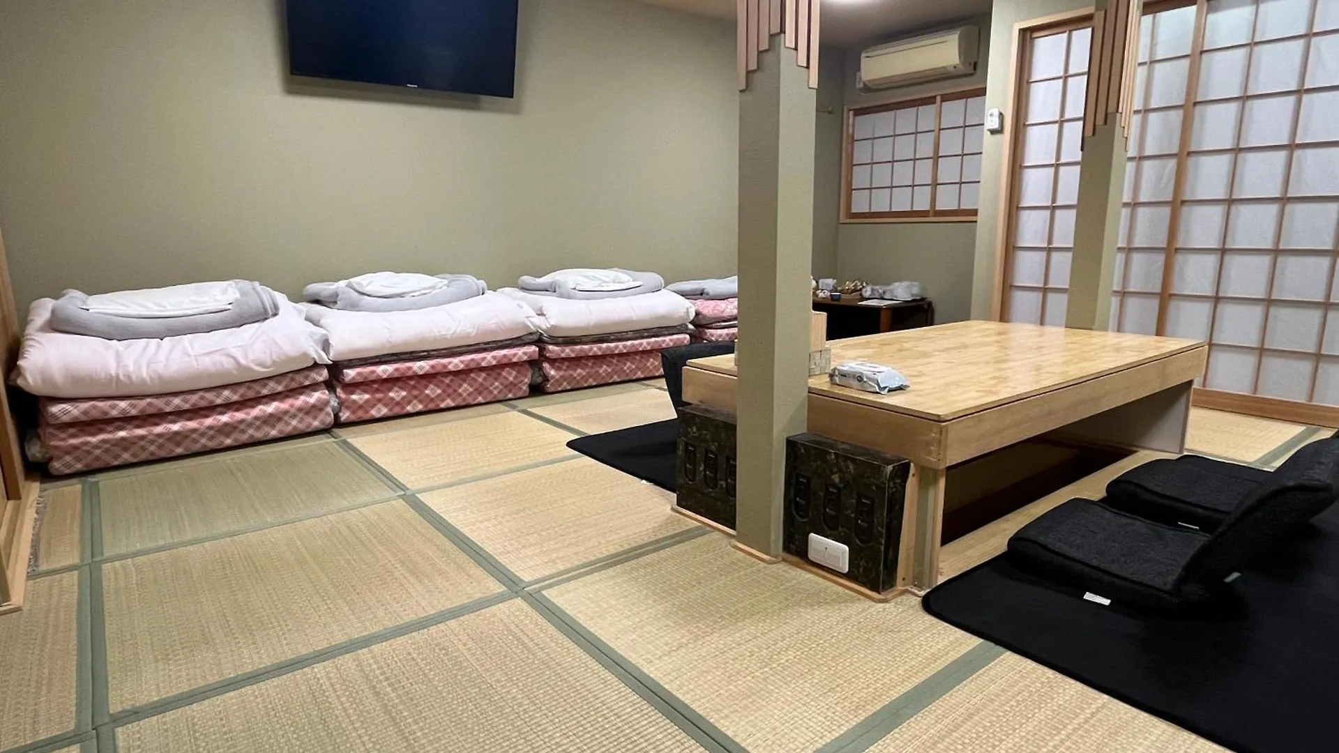 Wafu Ryokan Uehonmachi Osaka 2*,  Japan