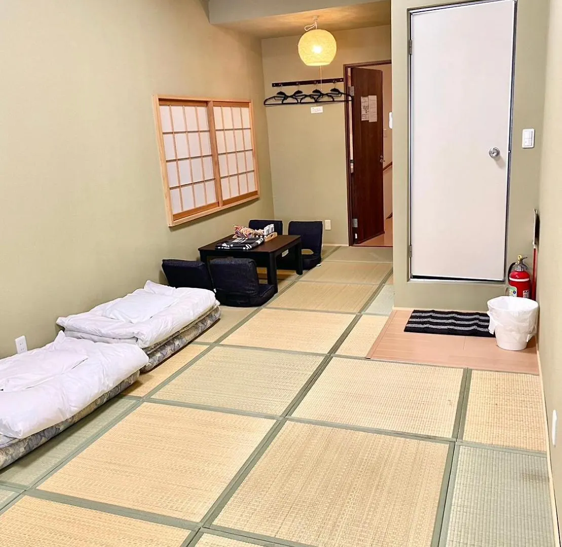 Wafu Ryokan Uehonmachi Osaka 2*,